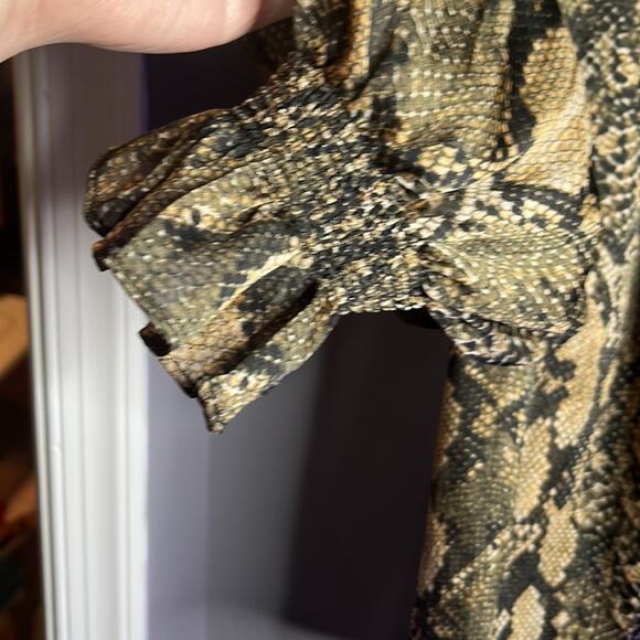H&M Snakeskin Sheer Long Sleeve Blouse Size 2 - Picture 4 of 7